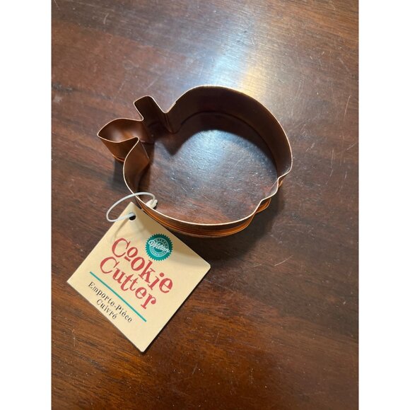 Vintage Wilton 2000 Copper Plated Apple Cookie Cutter 3" New With Tags - Picture 1 of 3